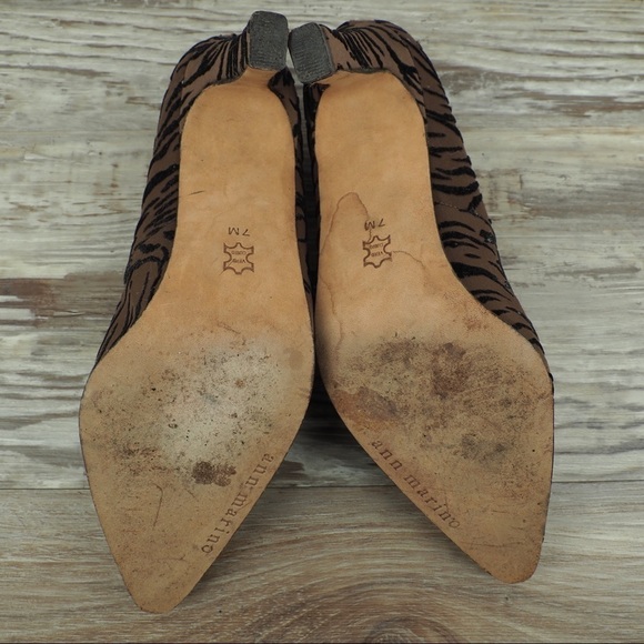 Ann Marino sz 7 zebra pattern satin velvet heels - Picture 7 of 9